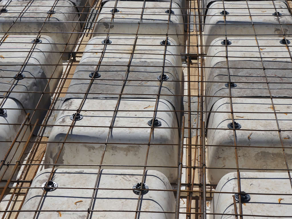 Aplicação. Utilização. Uso. Modelo EE.