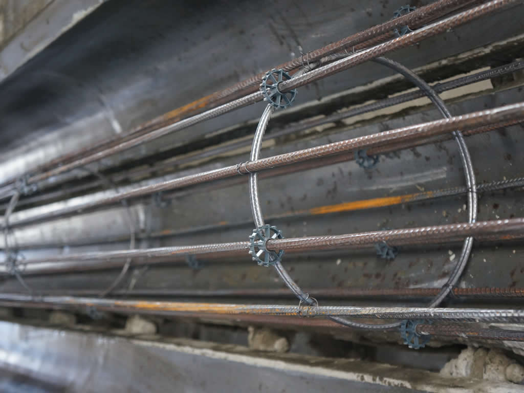 Aplicação. Utilização. Uso. Modelo R.